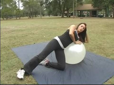 Nasıl Egzersiz Topu Kullanılır: Egzersiz Topu Kullanarak Sizin Obliques Çalışan Resim 1