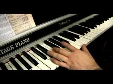 Piyano Ölçekler B Düz (Bb) Yeni Başlayanlar İçin: 2-5'ler Küçük: Piyano Ölçekler B Düz Resim 1