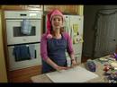 Nasıl Gösterişli Evler Yapmak: Gingerbread Pişmiş Bir Yüzey İçin Hazırlanıyor