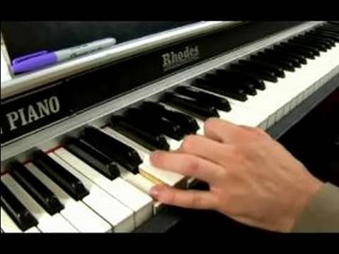 D Tuşuna Blues Piyano : Piyano Çalan D Minör Blues Ölçekler 