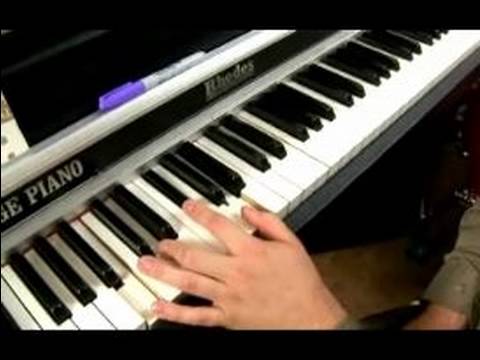 Piyano E Tuşuna Blues : Piyano Çalan E Minör Blues Ölçekler 