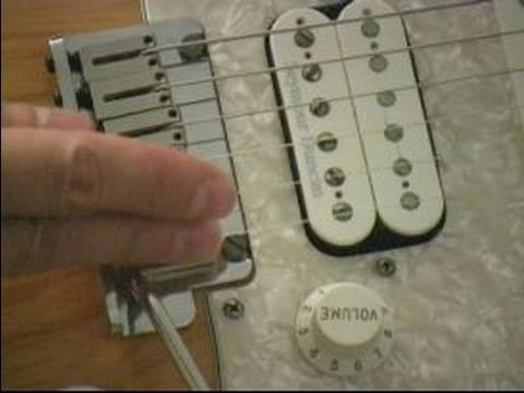 Fender Stratocaster: Elektro Gitar Kurulum: Fender Stratocaster Gitar Eylem