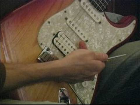Fender Stratocaster: Elektro Gitar Kurulum: Köprü Tonlama: Fender Strat Kur Resim 1