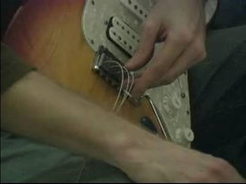 Fender Stratocaster: Elektro Gitar Kurulum: Nasıl Bir Fender Stratocaster Gitar String