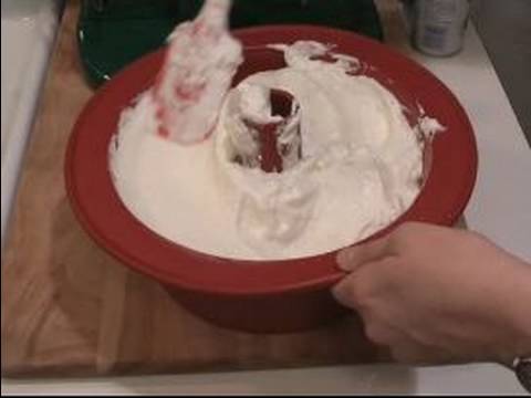 Nasıl Kek Yapmak İçin : Fırın İçin Beyaz Çikolatalı Pasta Hazırlama 