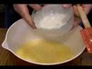 Beyaz Bir Noel Kek Tarifi Talimatları: Ayran Ve Yumurta Beyaz Pasta Tarifi İçin Ekleme