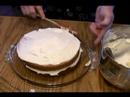 Beyaz Bir Noel Kek Tarifi Talimatları: Nasıl Noel İçin Bir Beyaz Pasta Süsleyin