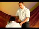 Oturmuş Masaj Terapisi Hakkında : Omuzlarına Masaj Terapisi Oturmuş Gerçekleştirme  Resim 4