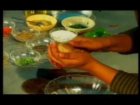 Hint Mercimek Nasıl Yapılır & Hint Kırmızı Biber : Hint Kırmızı Biber İçin Patates Soyuyorum 