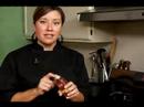 Çekti Tavuk Yemeği Nasıl Pişirilir : Çekti Tavuk Enchiladas İçin Ekmeği İçin Yağı Nasıl Hazırlanır  Resim 3