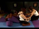 Restoratif Yoga Poses Öğrenin: Yoga Askısı İle İlişkili Açı Desteklenen Resim 3