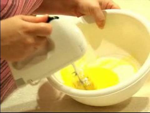 Tiramisu Tarifi Talimatlar: Nasıl Yumurta Sarısı Tiramisu İçin Hazırlamak İçin