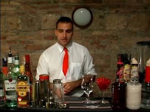 Nasıl Barmenlik Ve Yapmak Kokteyller Yapılır: Bir Pina Colada İçin Malzemeler