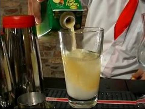 Nasıl Barmenlik Ve Yapmak Kokteyller Yapılır: Bir Pina Colada Karıştırma Resim 1