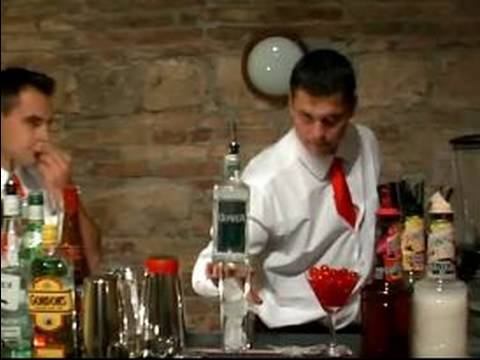 Nasıl Barmenlik Ve Yapmak Kokteyller Yapılır: Tekila Sunrise Karıştırma
