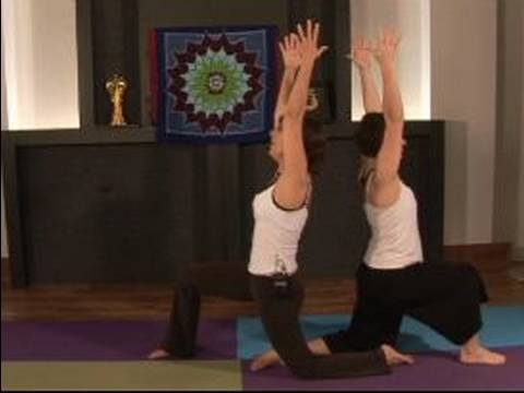 Partner Yoga Kılavuzu: Diz Çökmüş Lunges Partner Yoga