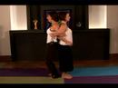 Partner Yoga Kılavuzu: Kartal Poz İle Ortak Yoga Çengel Dirsek Resim 3