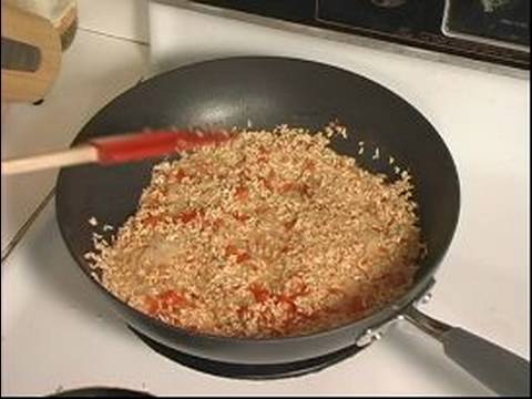 Nasıl Arroz Con Pollo Yapmak İçin : Arroz Con Pollo İçin Pan Tavuk Ekleme 