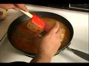 Nasıl Arroz Con Pollo Yapmak İçin : Arroz Con Pollo İçin Tavuk Suyu Ekleme  Resim 3