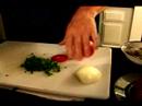 Şef Donno'nın Ton Balığı Tarifi: Ton Balığı Ve Karides Salatalık Spagetti İle Sebze Hazırlama Resim 3
