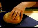 Közlenmiş Biber Ve Enginar Dip Tarifi: Enginar Ve Közlenmiş Biber Daldırma İçin Ekmek Hollowing Resim 3