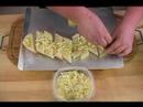 Pizza Ekmek Nasıl Yapılır : Peynirli Pizza Ekmek Üstüne Nasıl  Resim 3