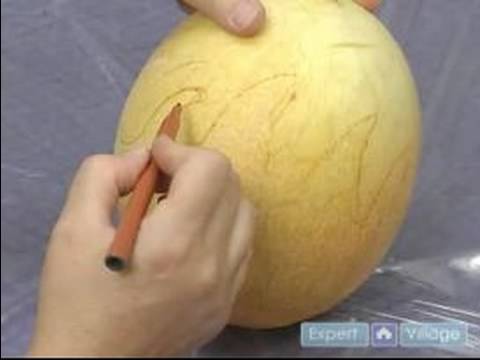 Nasıl Meyve Centerpieces Carve İçin: Kuğu Tüyler Meyve Centerpieces Yapmak İçin Çizim
