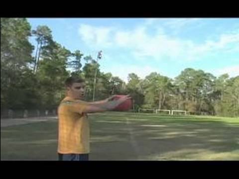 Kurallar Ve Futbol Temelleri: Futbolda Gol Tekmelemek İçin Hazırlanıyor Resim 1