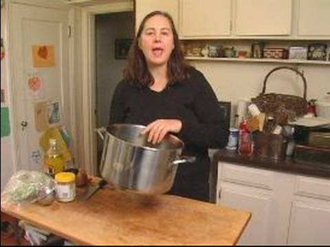 Split Bezelye Çorbası Tarifi: Pişirme Ekipmanları İçin Split Bezelye Çorbası Tarifi Resim 1