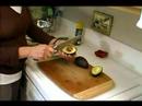 Tavuk Güveç Guacamole Tarifi: Tavuk Güveci İçin Kesme Avokado Resim 3