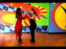 Cumbia Dans Nasıl: Nasıl Yapmak Ortak Cumbia Dans Adım Dönüyor