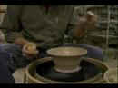 Nasıl Kil Kase: Çanak Çömlek Yapımı Temelleri : Kil Kase Yapmak İçin Üçüncü Bir Çekme Yapıyor  Resim 4