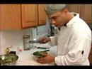 Nasıl Bir Gurme Karışık Yeşillik Salatası Yapmak İçin : Sarımsak Ekleyerek & Karışık Yeşillik Salata Sosu  Resim 3