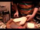 Bruschetta Ve Pizza Tarifleri: Fransız Ekmeği Pizza İçin Hazırlanıyor Resim 3