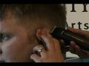 Nasıl Bir Adamın Clipper Saç Kesimi: Açı & Bıyık Kesme Makineleri İçin Bir Adamın Clipper Saç Kesimi Kullanarak Resim 3