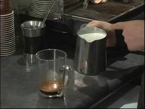 Nasıl Espresso İçecekler Yapmak: Bir Sütlü Kahve İçin Süt Buharlama İpuçları Resim 1