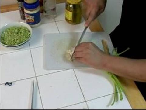 Amerikan Patates Salatası Tarifi: Chop Scallions Patates Salatası İçin Resim 1