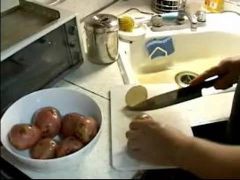 Amerikan Patates Salatası Tarifi: Patates Patates Salatası İçin Hazırlamak.