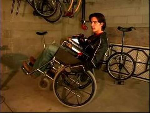 Tekerlekli Sandalye Hile Yapmak İçin Nasıl : Bir Tekerlekli Sandalye Tekerlekli Spin Nasıl  Resim 1