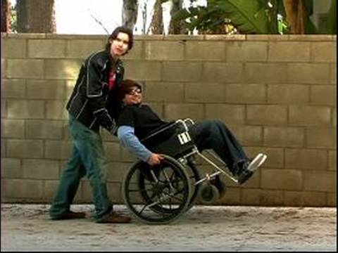 Tekerlekli Sandalye Hile Yapmak İçin Nasıl : Bir Tekerlekli Sandalye Tekerlekli Yapmak Nasıl 