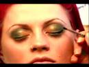 Bir Alicia Keys İçin İpuçları Makyaj Bak : Alicia Keys Bir Görünüm İçin Üst Göz Kalemi Makyaj Ekleme  Resim 3