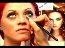 Bir Alicia Keys İçin İpuçları Makyaj Bak : Alicia Keys Bir Görünüm İçin Alt Eyeliner Makyaj Ekleme  Resim 4
