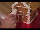 Nasıl Graham Kraker Gösterişli Evler Yapmak: Nasıl Windows Ve Kapılar Graham Kraker Gingerbread House İçin Eklemek