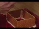 Nasıl Graham Kraker Gösterişli Evler Yapmak: Buzlanma Graham Kraker Gingerbread House Birleştirmek İçin Kullanma Resim 3