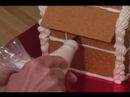 Nasıl Graham Kraker Gösterişli Evler Yapmak: Nasıl Windows Ve Kapılar Graham Kraker Gingerbread House İçin Eklemek Resim 3
