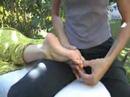 Ayak Masaj Teknikleri: Nasıl Ayak Ayak Masajı İçin Döndürmek İçin Resim 4