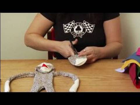 Bir Maymun Çorap Kuklası Nasıl Yapılır : Çorap Kuklalar Kuyruk Kesmek İçin Nasıl  Resim 1