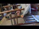 Nasıl Onarım Ve Eski Bir Sandalye Geri Yüklemek İçin: Nasıl Bir Lastik Tokmak Sandalyeyle Sökmeye