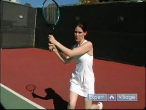 Tenis Sporu Nasıl Oynanır : Tenis Sporunda Bir Backhand Vurmak İçin Nasıl  Resim 1