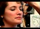 Nasıl Bir Carmen Electra Makyaj Göz Uygulanır: Carmen Electra Makyaj Bakmak İçin Bir Temel Uygulama Resim 3